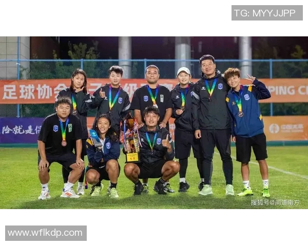 足球明星专访幕后花絮揭秘精彩瞬间与真实故事分享